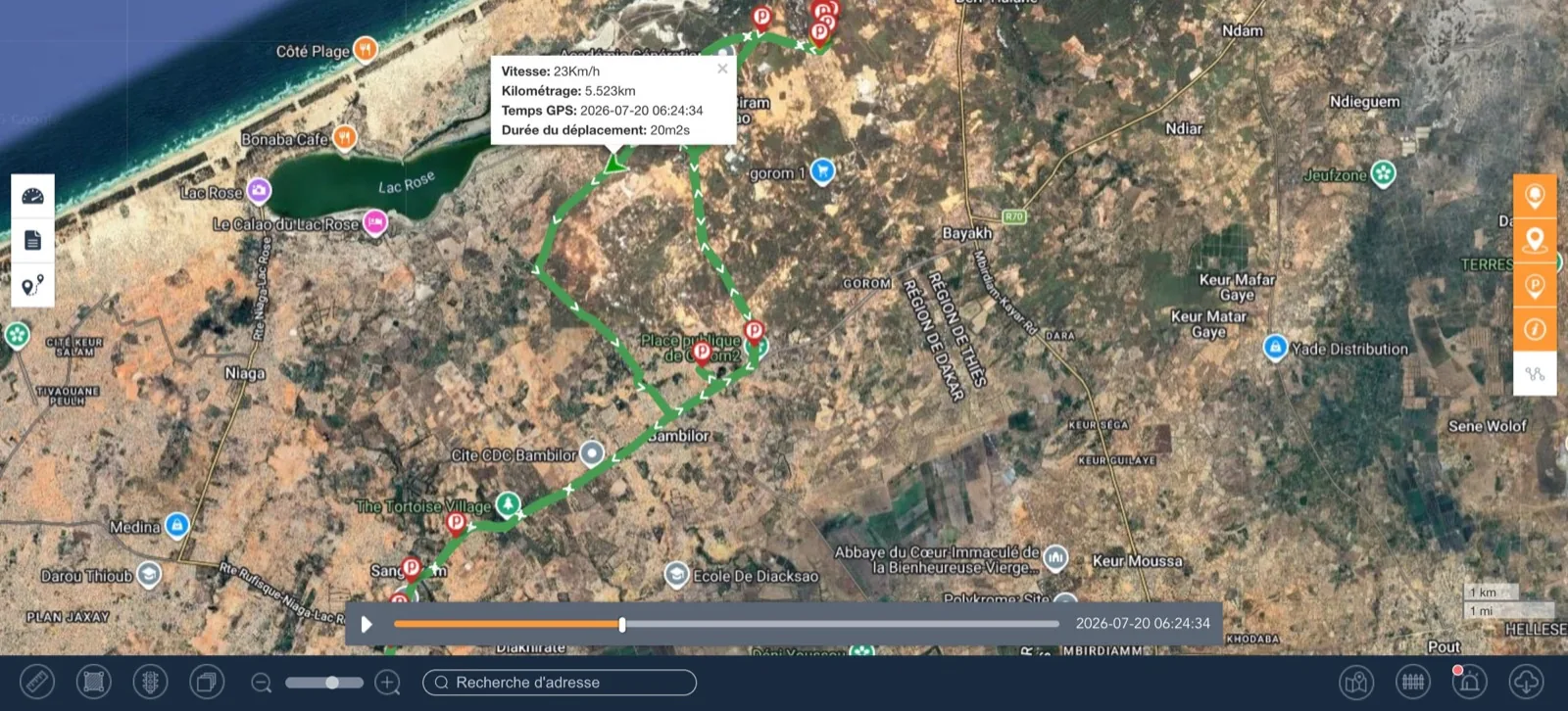 Le trajet d'un véhicule retracé sur la carte, avec la vitesse, le kilométrage et la durée du déplacement